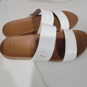 Reef sandals size 8
